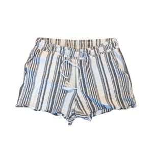 Lightweight linen shorts